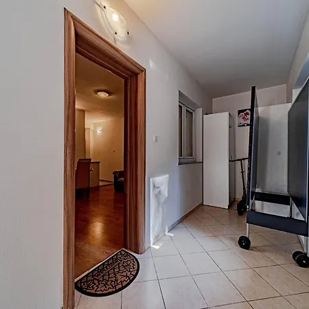 アパート Zaklopatica 8342b *