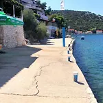 Zaklopatica 8342b Lastovo